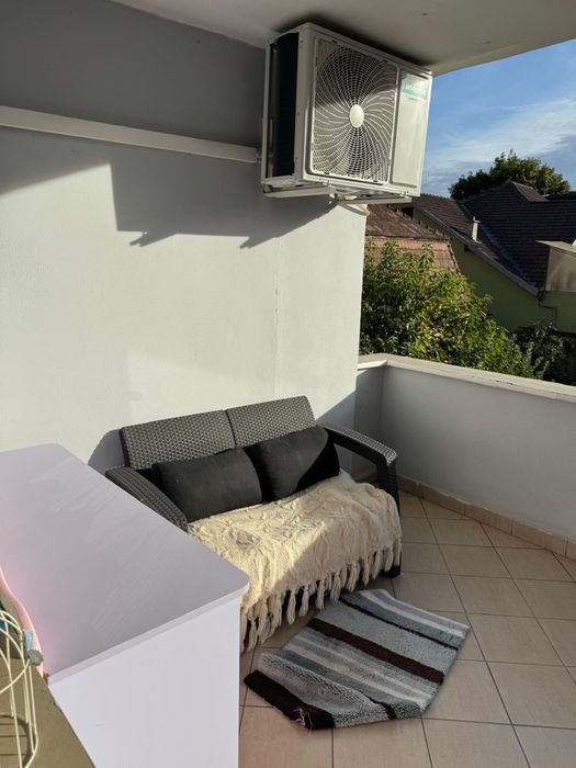 Închiriez apartament 4 camere – 100 mp – Str. Ecaterina Teodoroiu nr. 9
