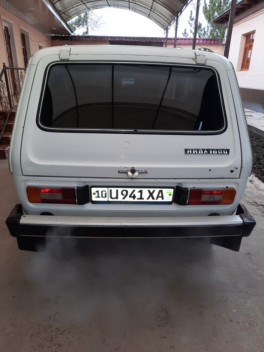 Niva.  2121 sotiladi,
