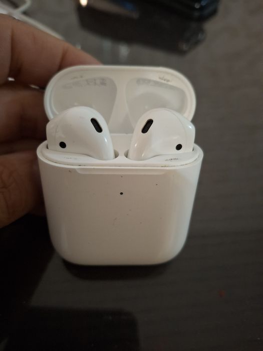 Наушники Apple  белого цвета