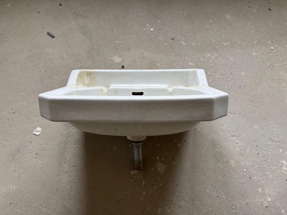 Порцеланови мивки за баня