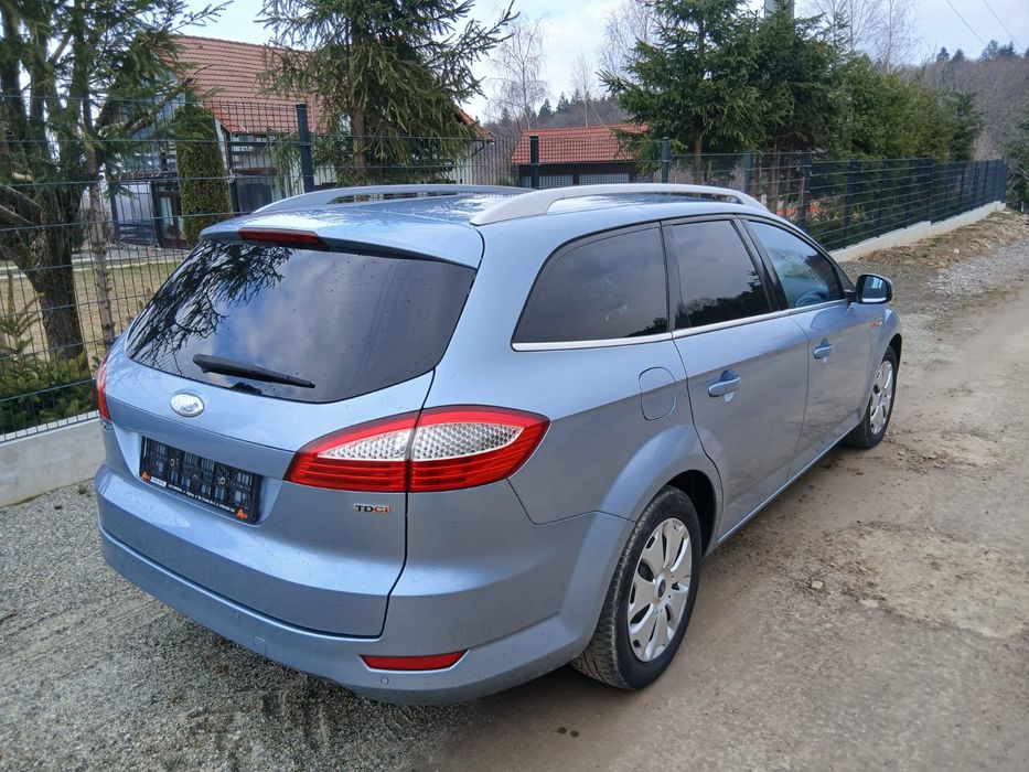 Ford Mondeo 2.0 Diesel  ,6 Trepte Titanium impecabil fără rugina
