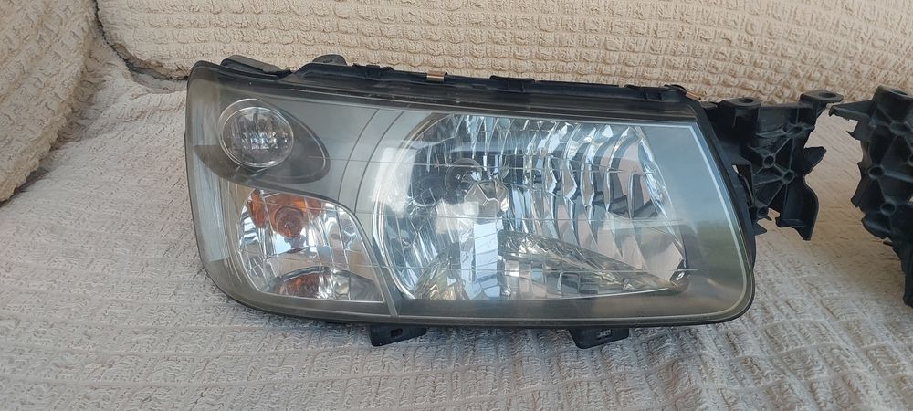 Фары передние Subaru Forester SG