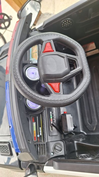Masinuta de politie cu girofar NOVOKIDS 2-7 ani, cu telecomanda,USB,muzica, 2 motoare