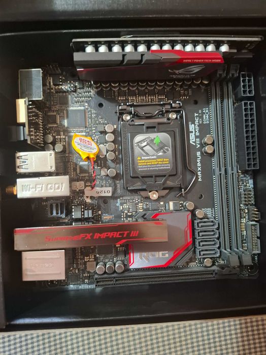 Материнская плата ASUS ROG  VIII IMPACT