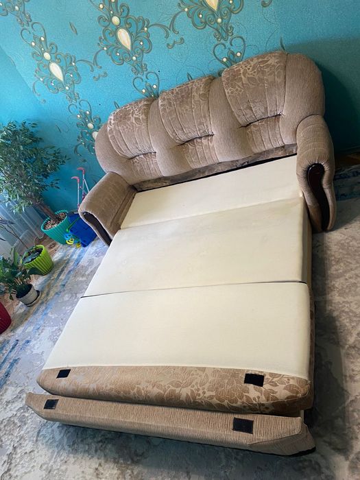 Диван и два кресла