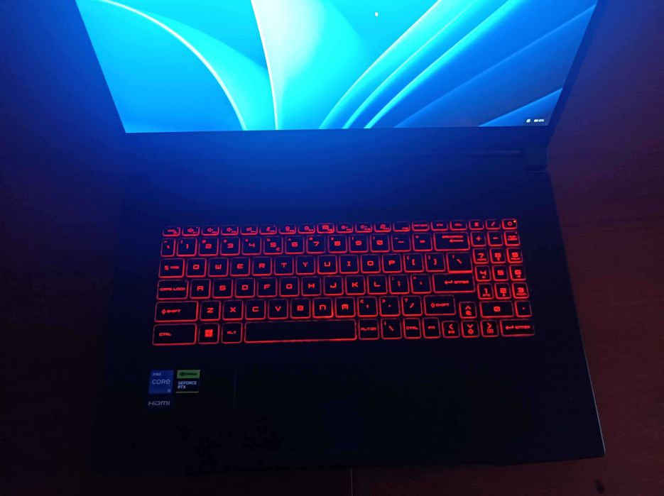 Геймърски лаптоп MSI Katana GF76 17.3" (i5 / RTX 3050 / 8GB / 512GB)