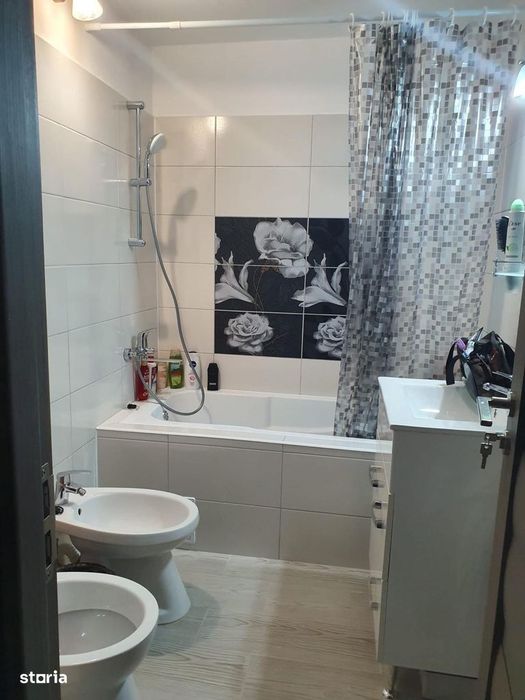 Apartament 4 camere, Pitesti, strada Dacia