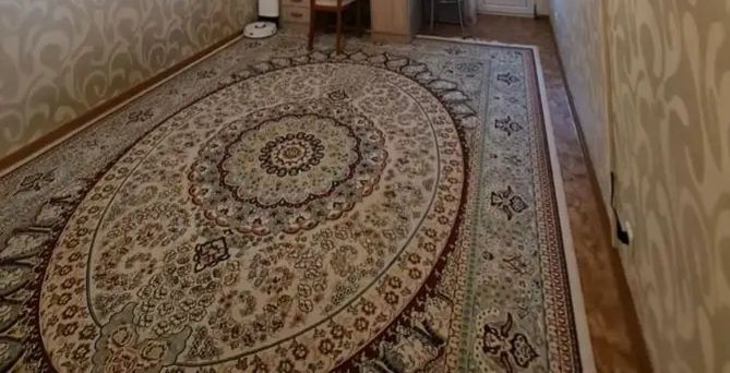 Продаётся ковер серый