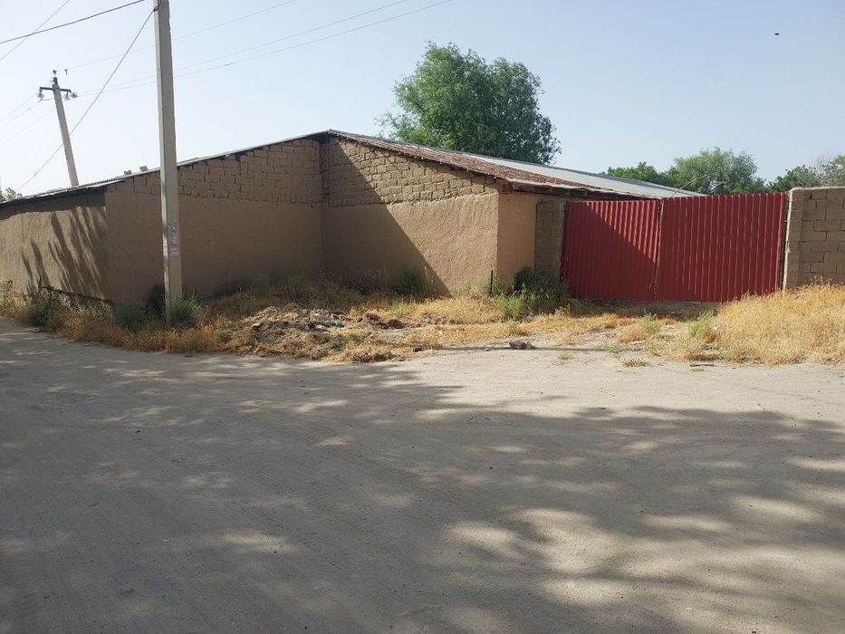 Срочно ер сотилади, 18 соток, келишамиз телефон килинглар.