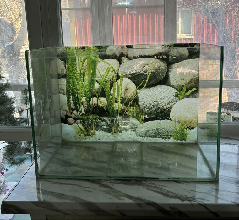 Продам аквариум на 90 л.