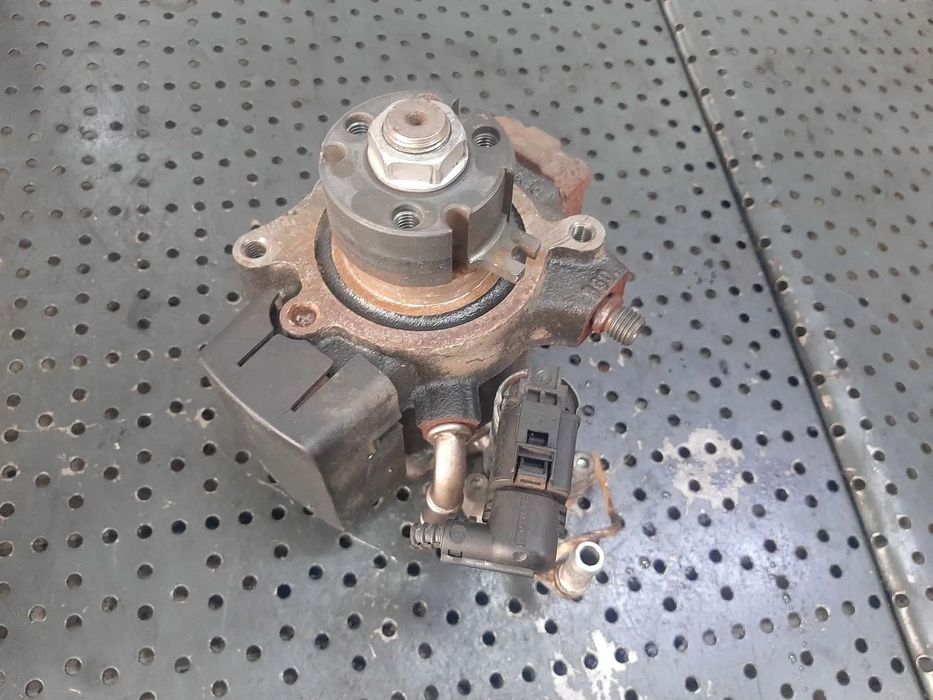 Pompa inalta 1.6 tdi cay skoda octavia 2 vw passat b6 caddy 3 golf 6 audi a3 8p1 seat altea 5p 03l130755e