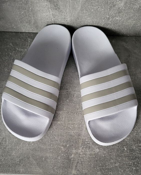 Șlapi adidas stare nouu măr.39 90lei