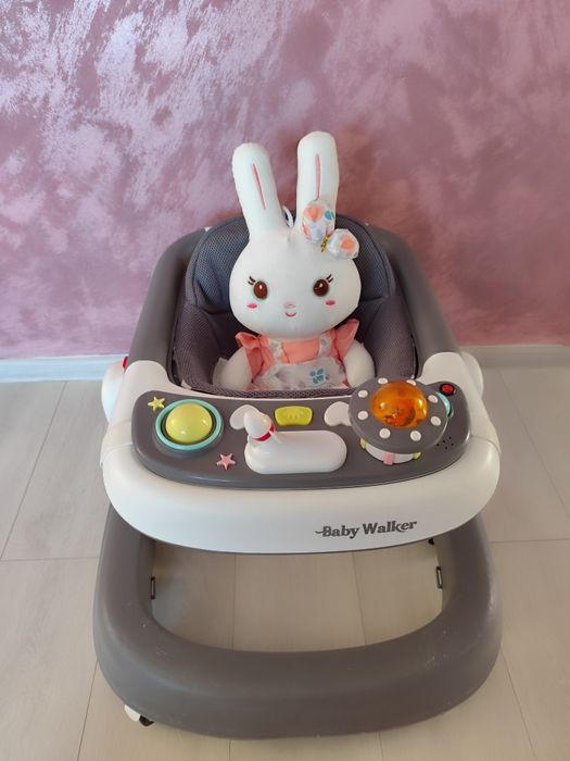Vand premergator baby walker