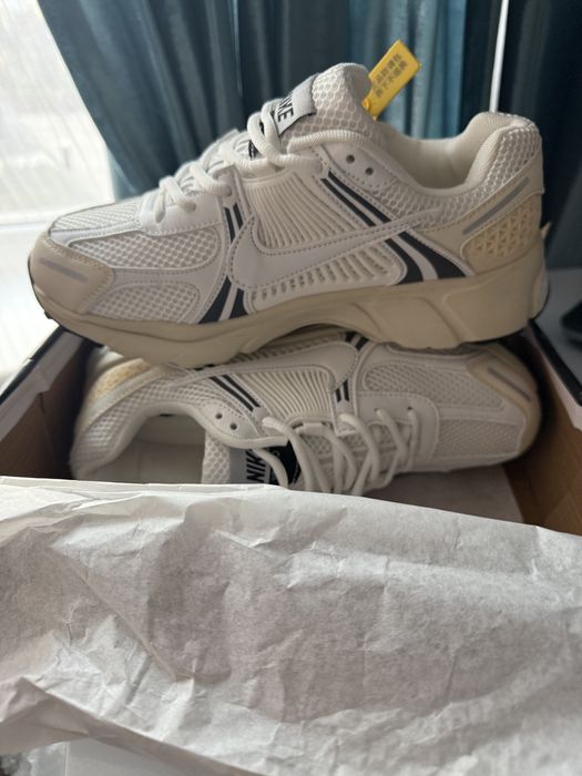 Найк кроссовкиии