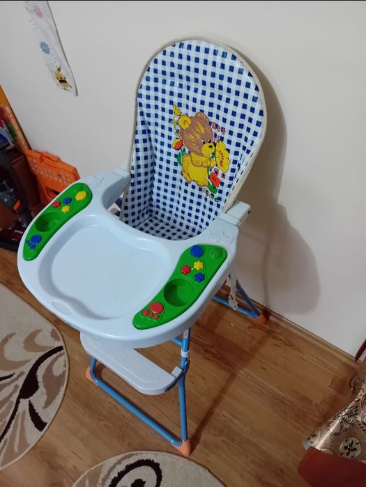 Scaun copil mic .