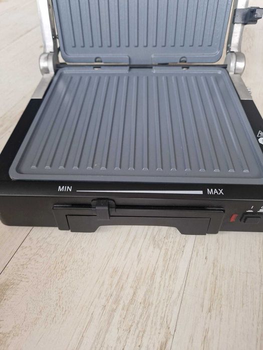 Grill electric in stare foarte buna