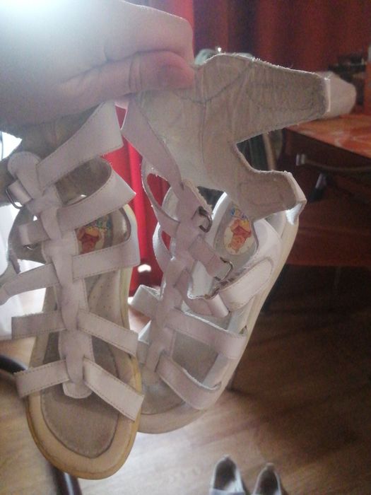 Обувь для девочки за всё 1000тг