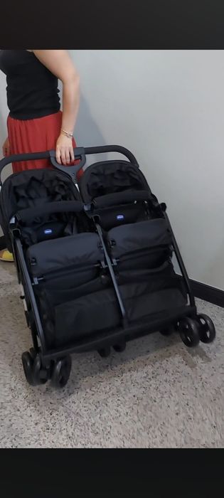 Каляска  двайной  новий продажа CHICCO
