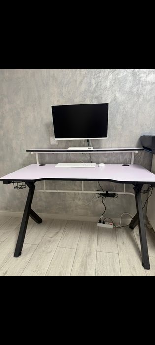 De vânzare birou si scaun pentru GAMING