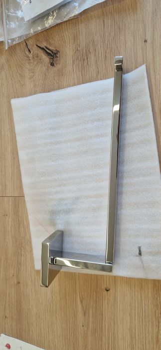 Закачка за кърпи за баня