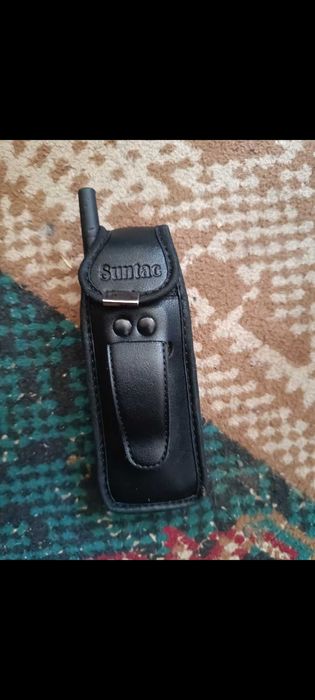 Vând Motorola vechi cu taste și husă