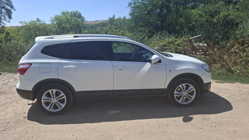 Nissan Qashqai+2 Facelift_2011-1.6Diesel-4×4-aPanoramic