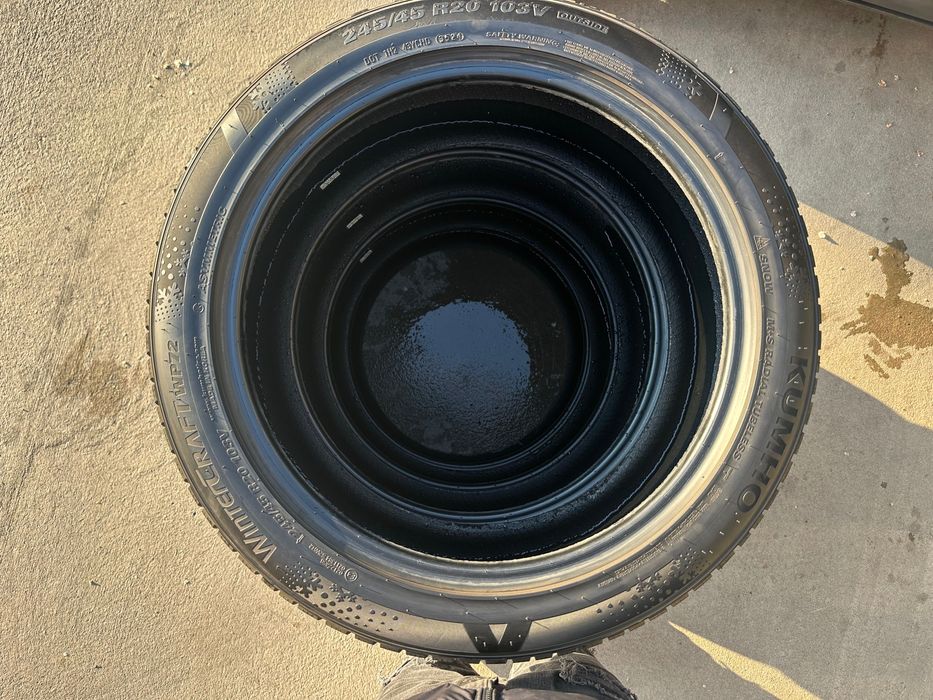 Гуми 245/45/20 KUMHO