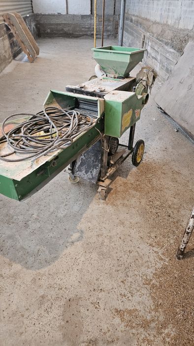 Продам дробилку для зерна