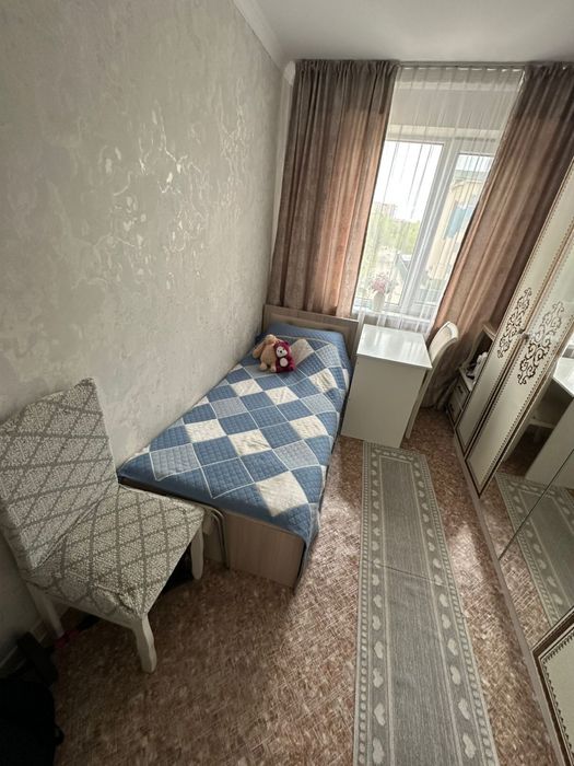 продам 4-х комнатную квартиру