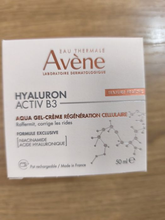 Регенериращият аква гел-крем на Авен Хиалурон Актив Б3