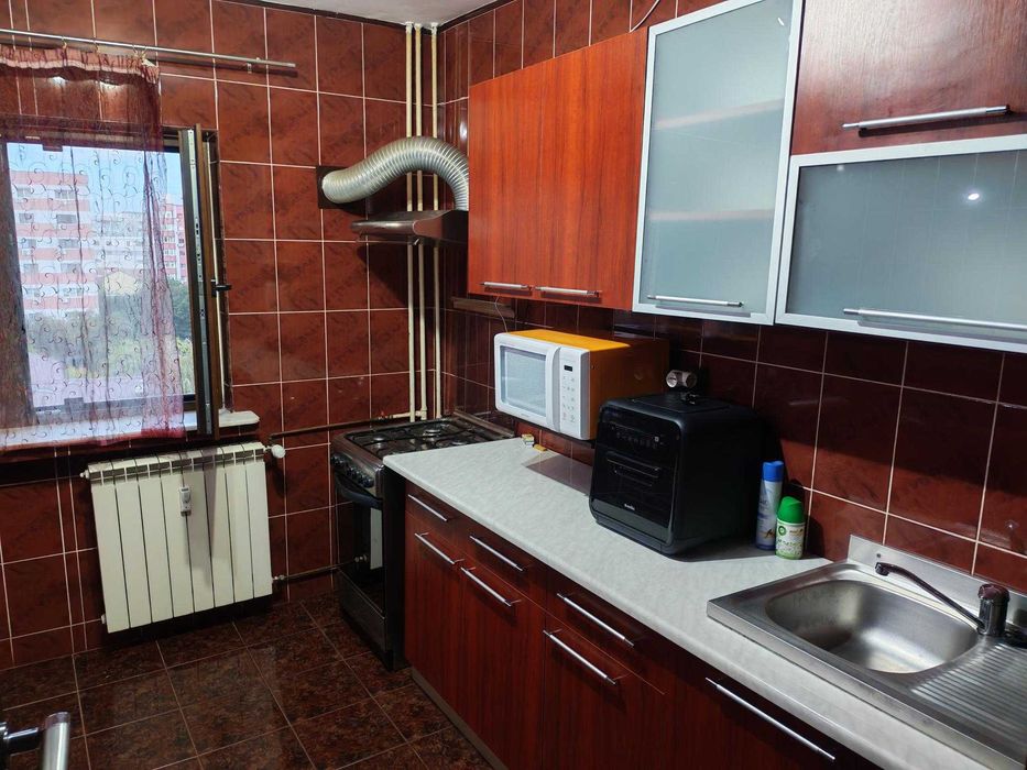 Inchiriez apartament 2 camere str Petre Ispirescu zona 13 Septembrie