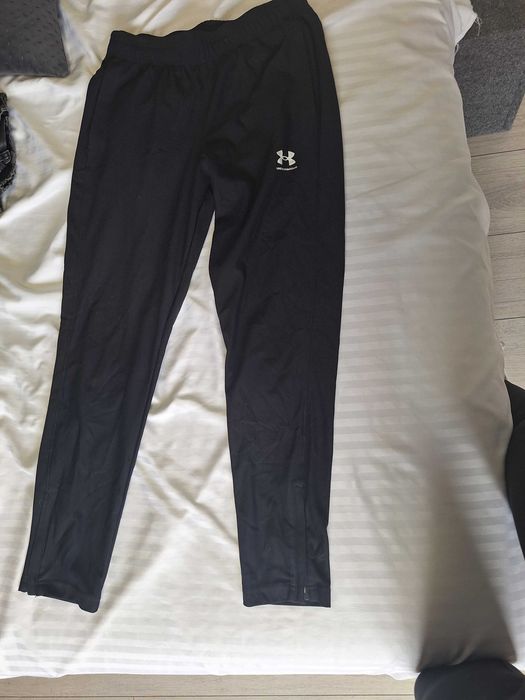 Under Armour М размер 137-147