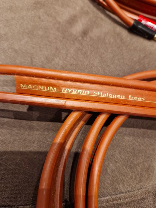 Кабели Van den Hul за озвучителни тела / тонколони