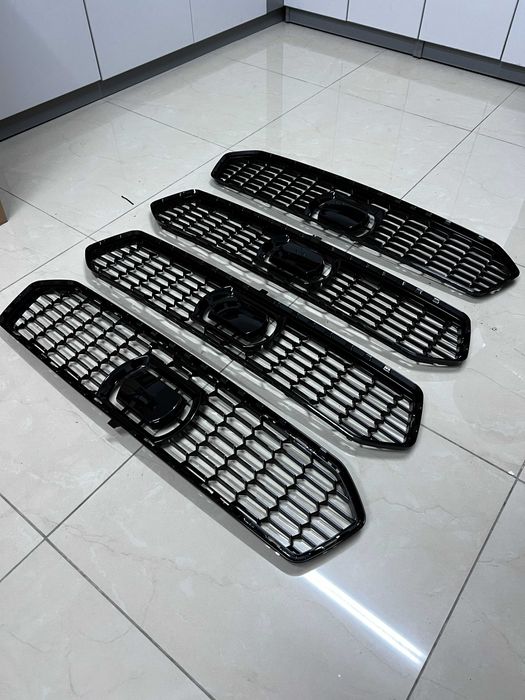 Grila Centrala Inferioara BMW Seria 5 F10 2010-2017 Modelul F90