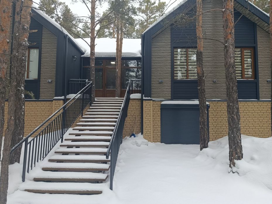 Дом расположенный в лесу