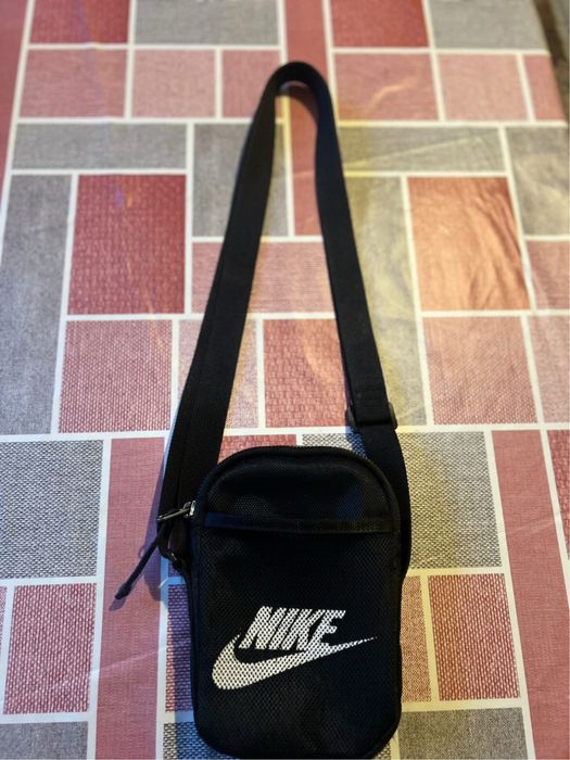 Чантичка nike