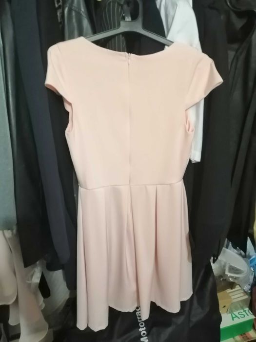 Елегантна розова рокля