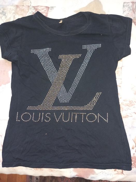 ЛОТ от лятна рокля и тениска на Louis Vuitton