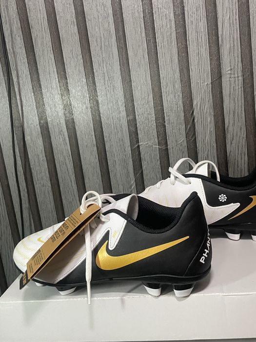 Ghete de fotbal nike