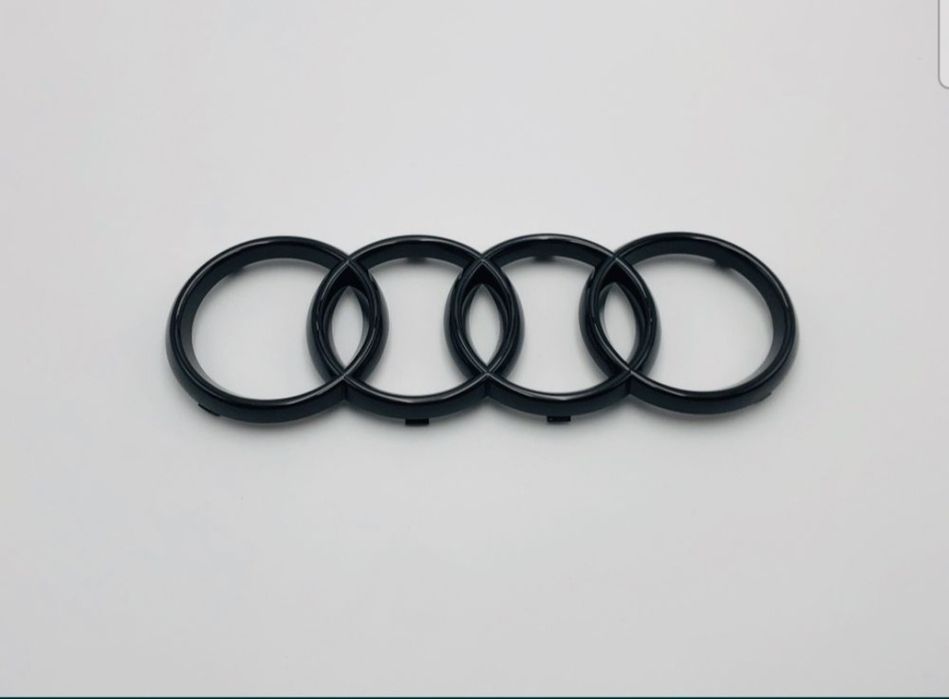 Vând emblema Audi