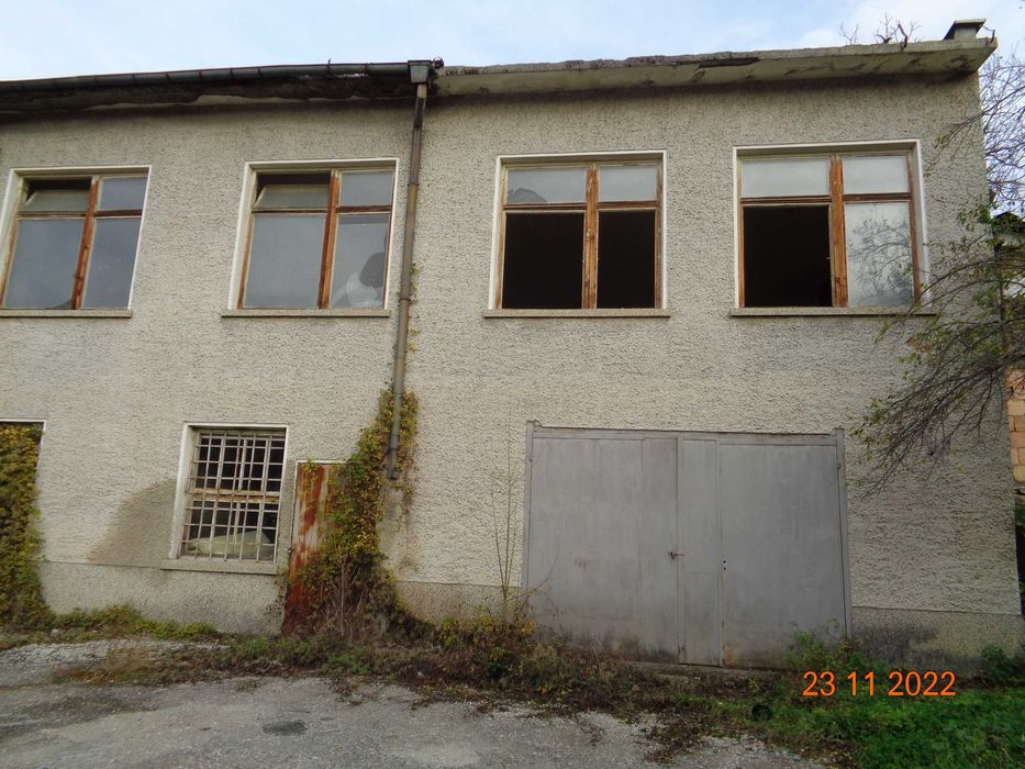 Бизнес имот с парцел - гр. Дряново