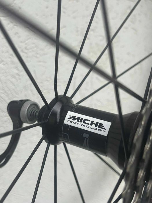 шосейни карбонови капли Miche Revox Carbon RC 38 с касета