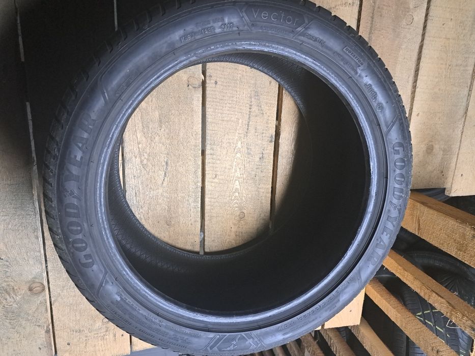O anvelop 315/35 R20 Goodyear 4seasons