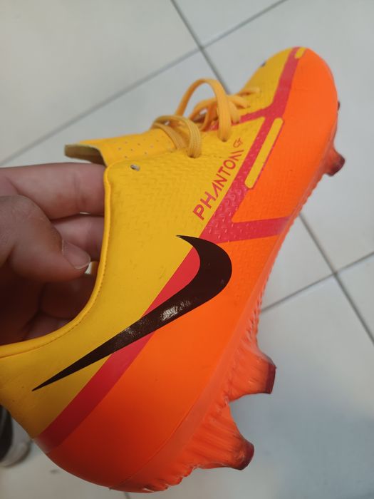 Калеври Бутонки Футболни обувки детски бутонки Стоножки Найк Адидас