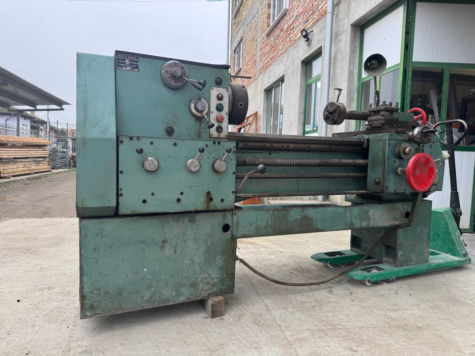 Универсален струг СУ 400 – ЗММ Сливен, работещ + ножове и аксесоари