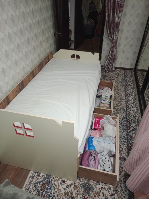 Подростковый кровать домик