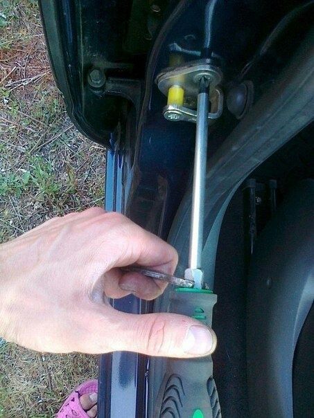 Авто ремонт шумаизаллатсия дверей