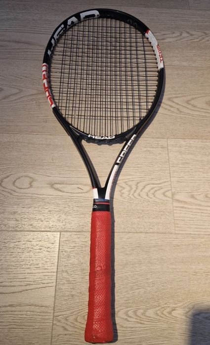 rachetă de tenis