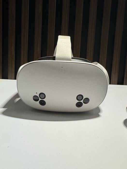 VR Meta Quest 3S