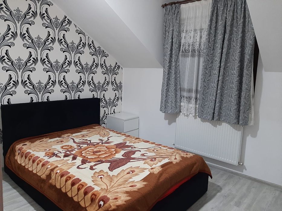 Închiriez apartament